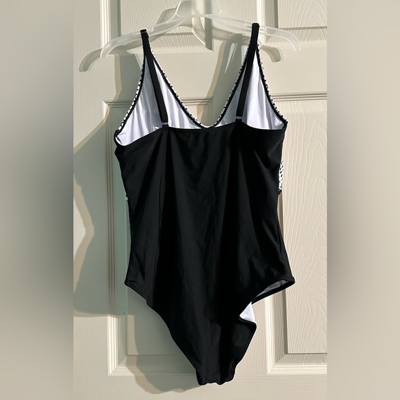 👙👙 Bundle 2 Women’s Swimsuits for $15 B2PRITT Women’s One Piece - Picture 3 of 4